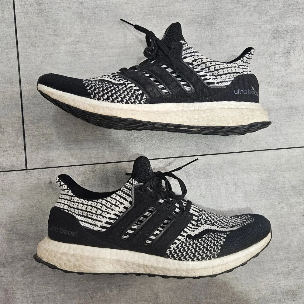 Adidas Ultraboost 5.0 DNA Primeblue Mens 9.5 Black White FY9348 Running Shoes